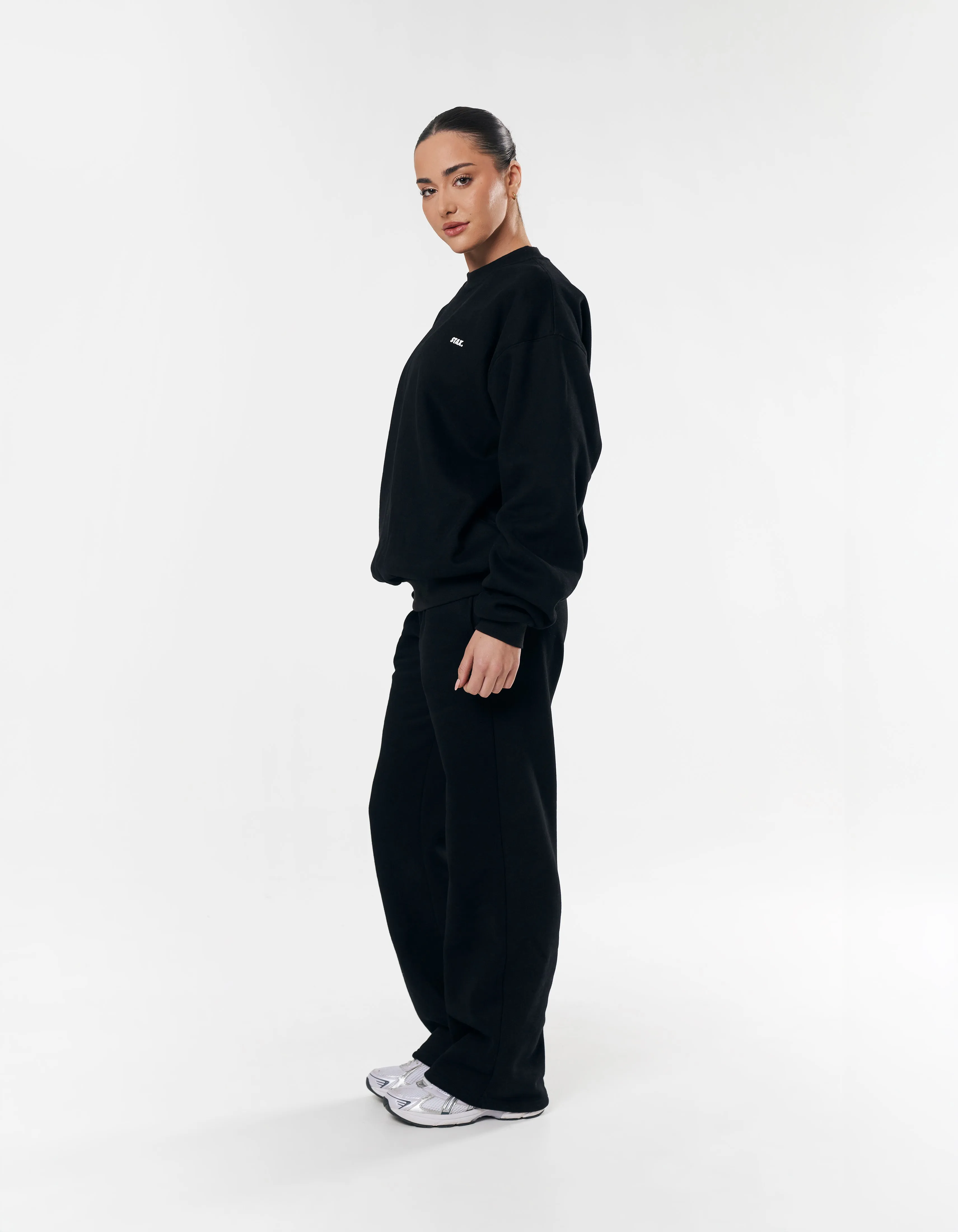 Classic Straight Leg Jogger - Black