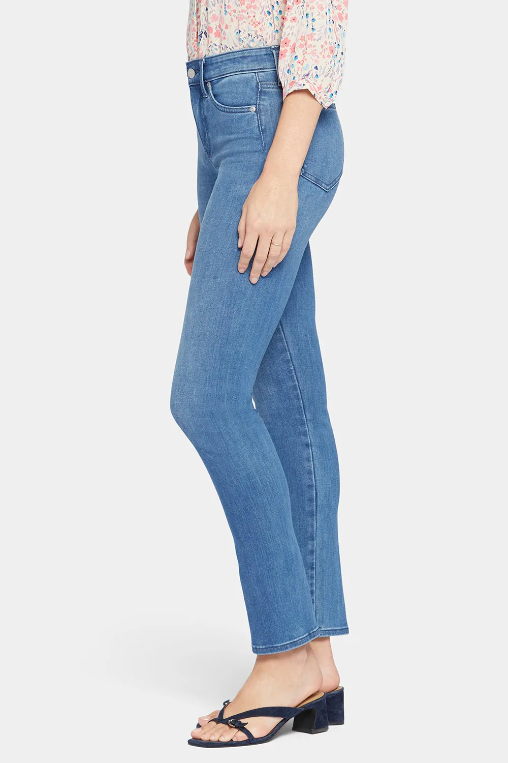 Le Silhouette Sheri Slim Jeans In Tall - Stunning