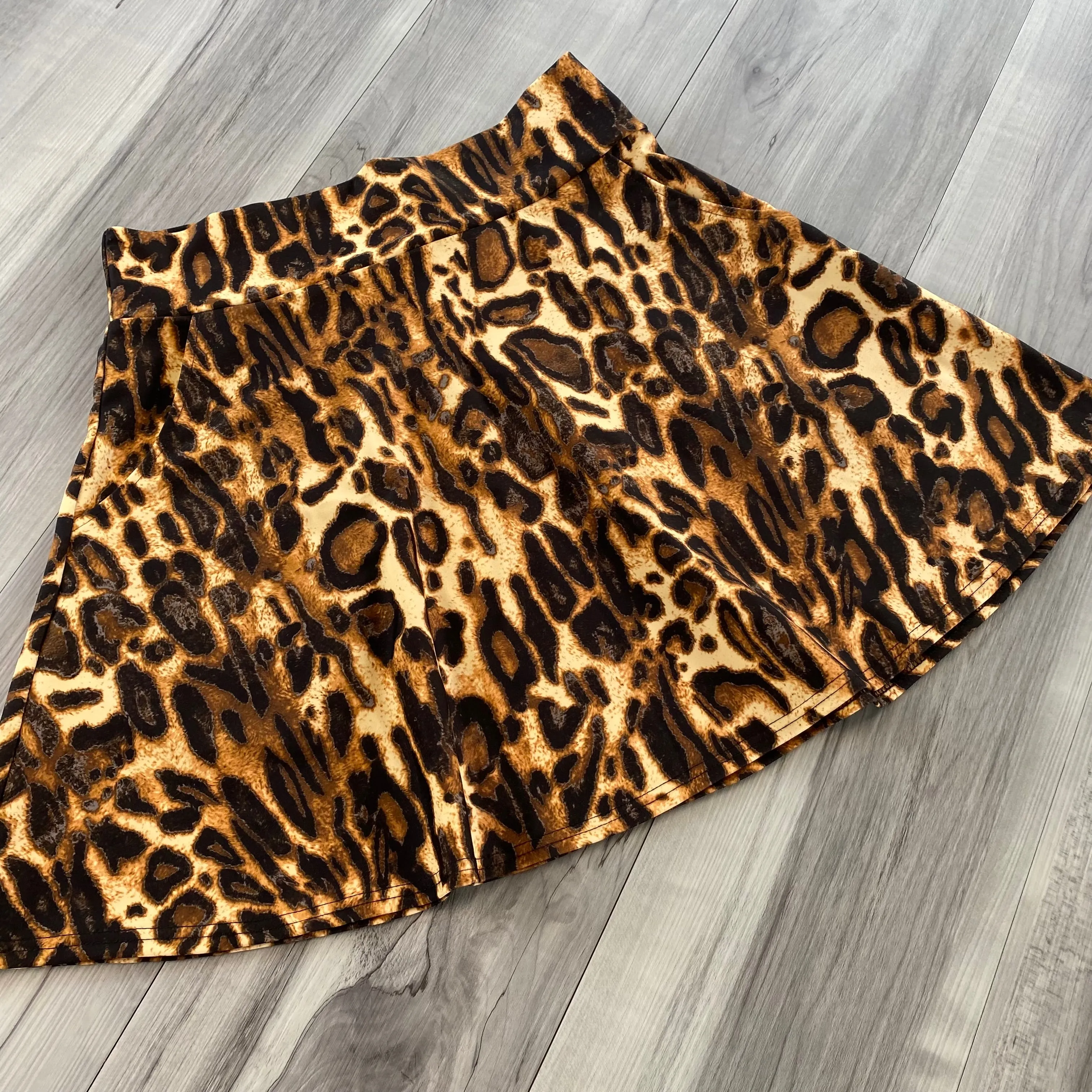 SALE - MEDIUM 17" Length - Leopard Animal Print A-line Skirt w/Pockets