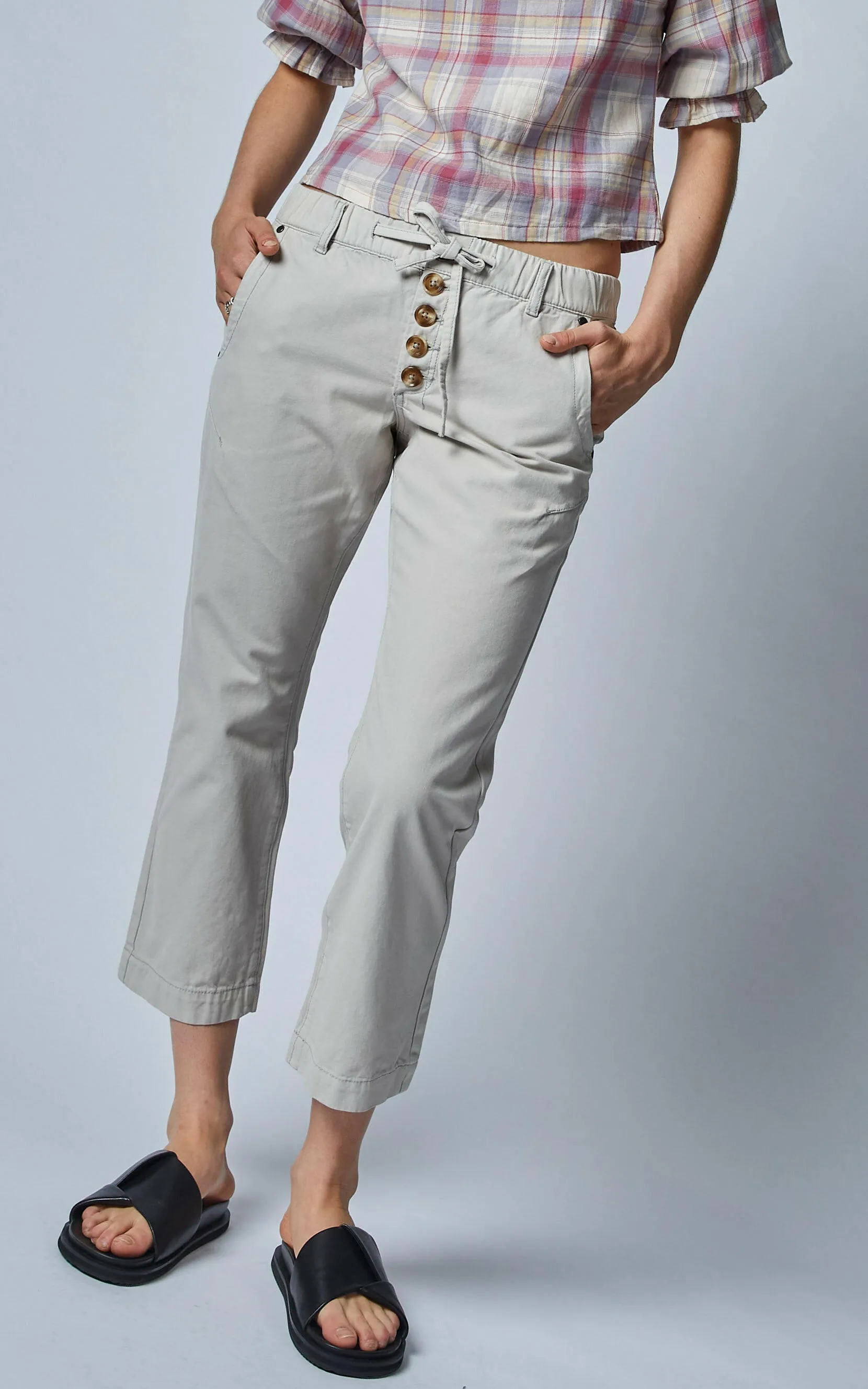 Unwind Straight Leg Cropped Grey Pants